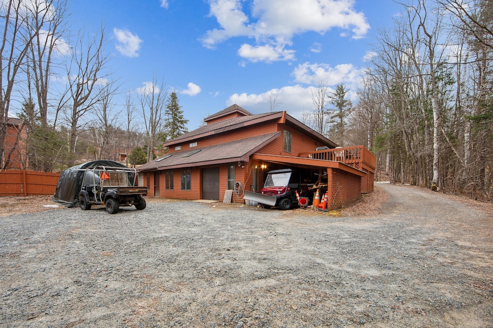 Peaceful Valley 72i - A Cozy Mountain Retreat 2 Bedroom Townhouse by The Summit at Gore Mountain
