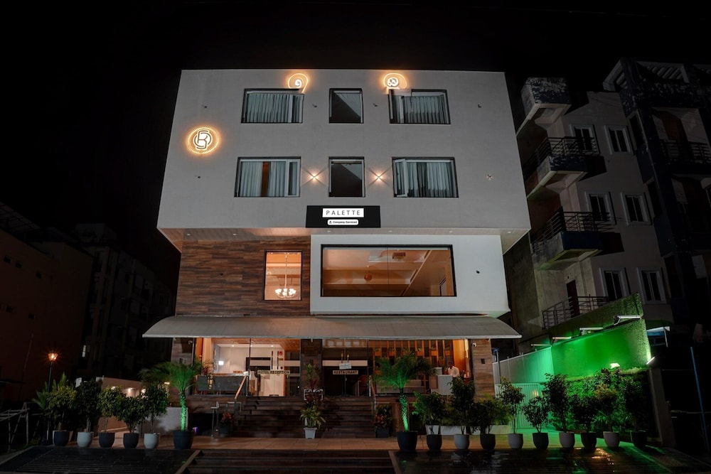 Luxirious Stays at Palette Patel Nagar