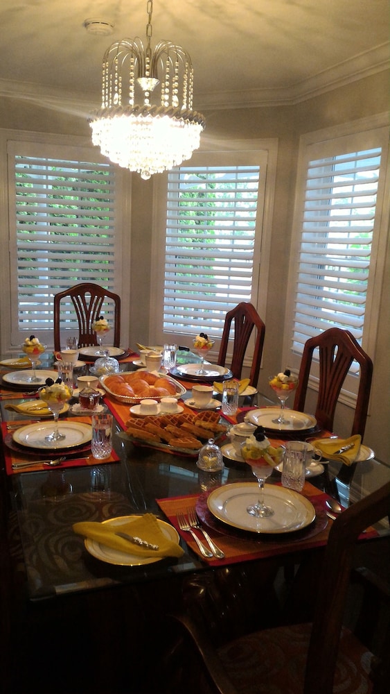 Niagara-on-the-Lake Vacations - Blue Skies Bed and Breakfast - Property Image 23