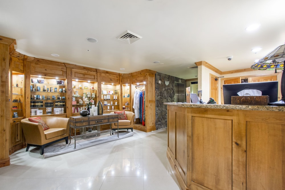 White Pines 1BD at Westgate