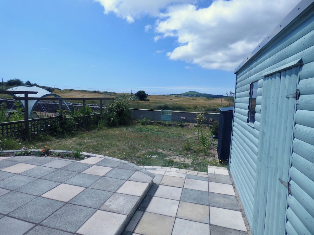 Gower - 2 Beds - Parking - EV Charger - Wifi