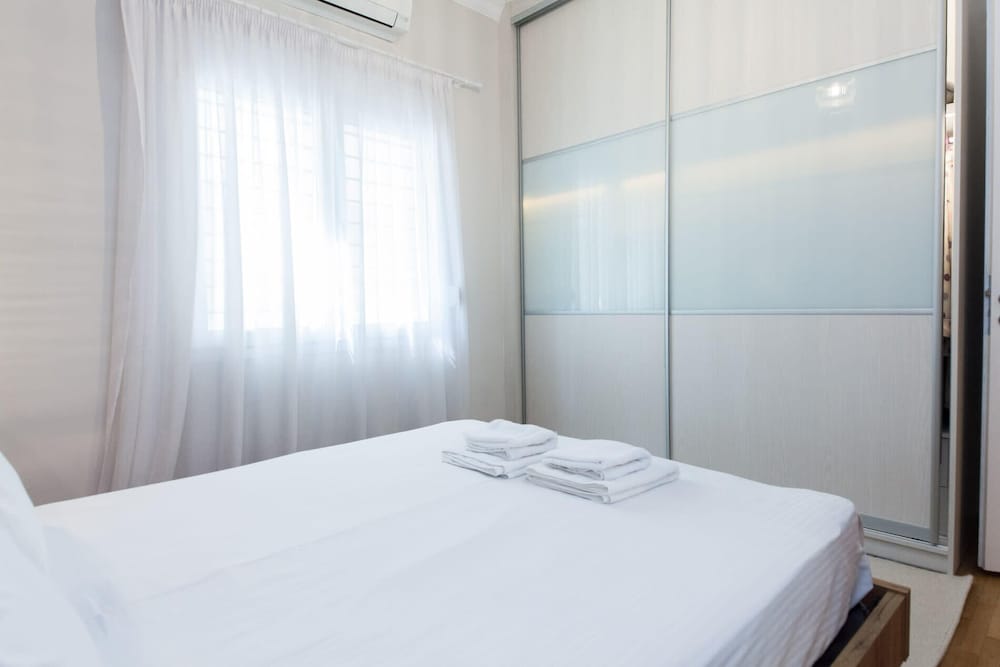 Beautiful 2 bedrooms apt at Filothei