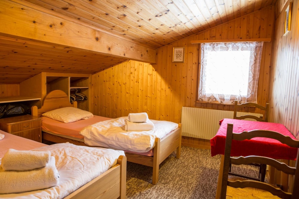 Rosaline - Large and Cosy Swiss Chalet With Beautiful Views