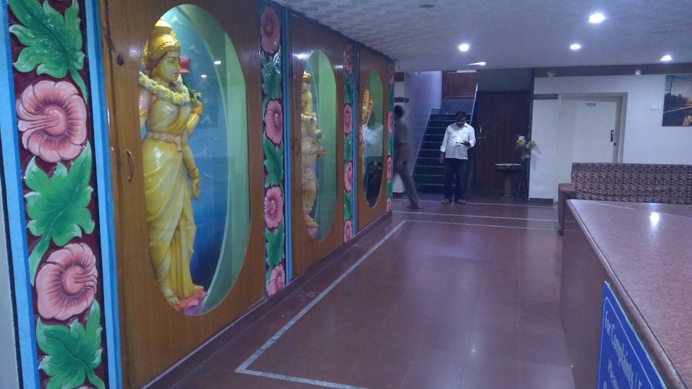 Lobby & Reception
