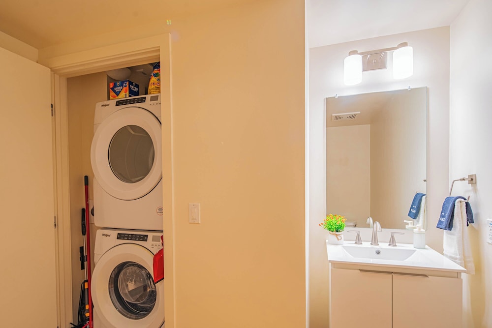 ROVE LIVING/KL - 44 Monroe