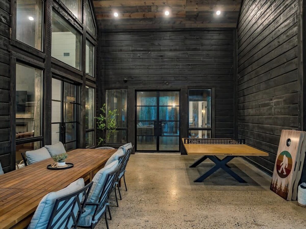 CABIN - Near BLACK MOUNTAIn