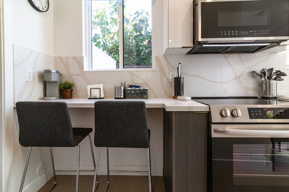 Scandinavian-style 1BR Apartment Built 2024 p81