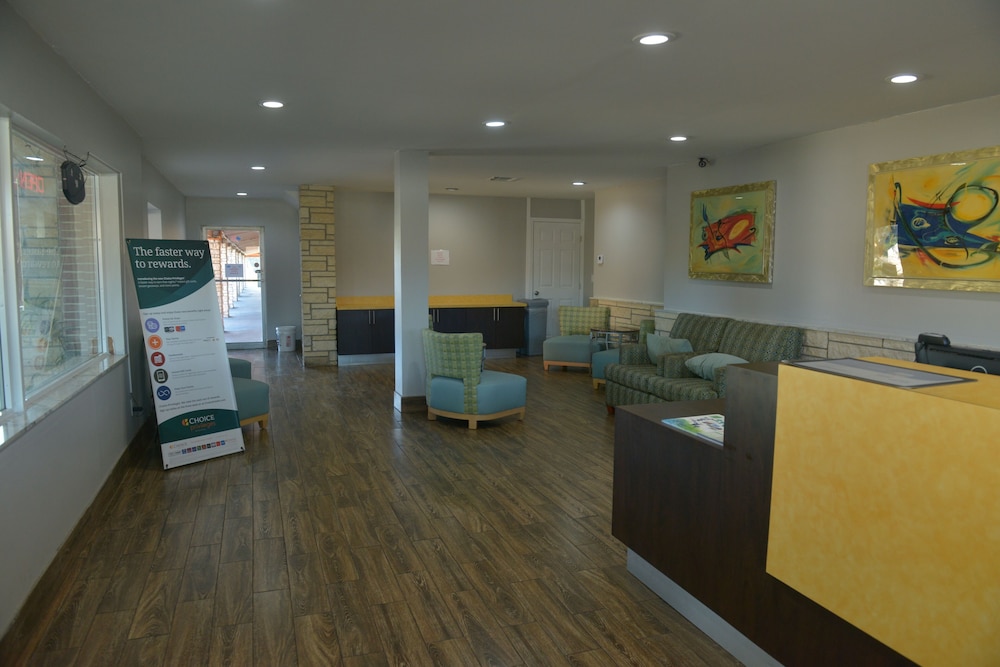 Rodeway Inn & Suites Winter Haven Chain Of Lakes view 4