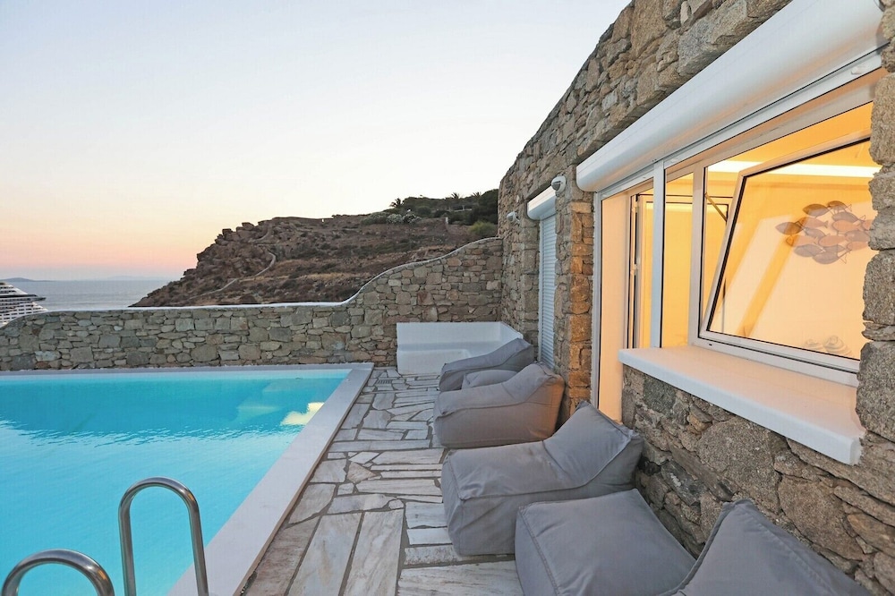Adikri Villas & Suites