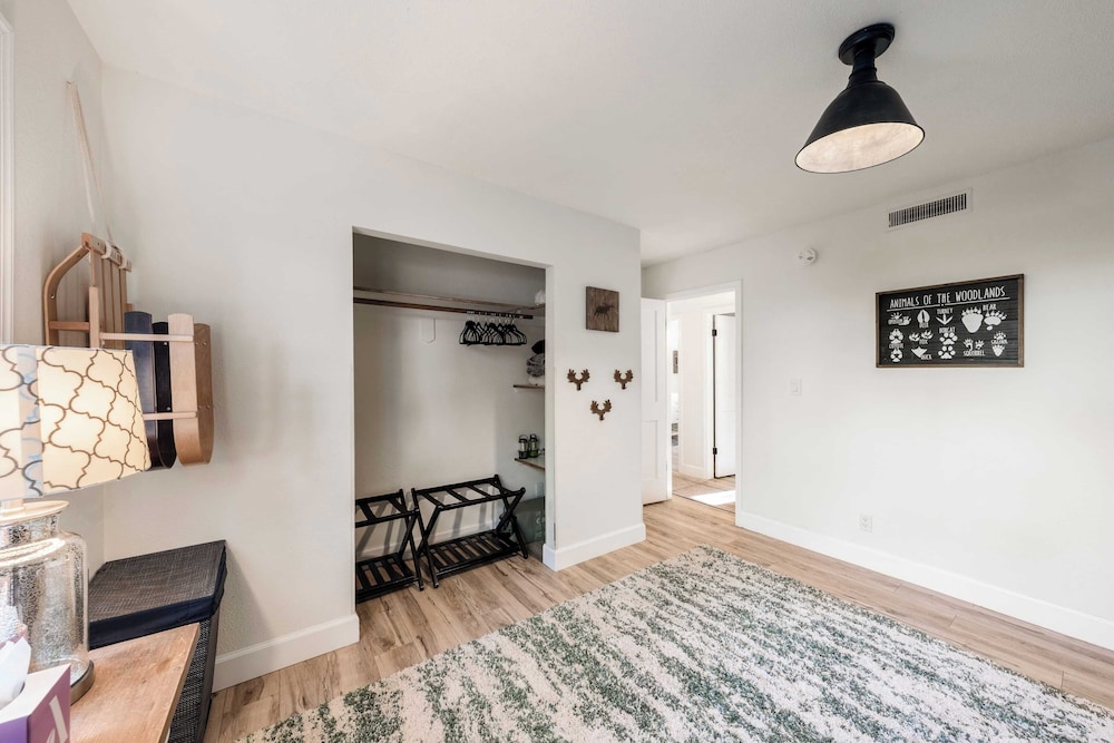 Geraldine Drive by Avantstay Hot Tub, Views, Walk to Trails + Game Room
