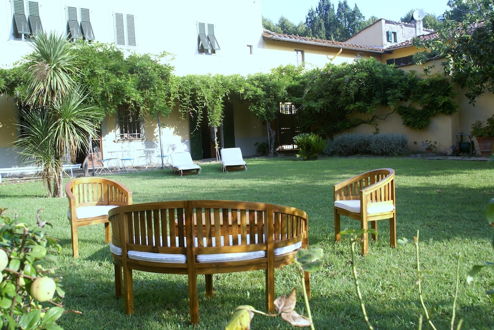 Ape Rosa Relais