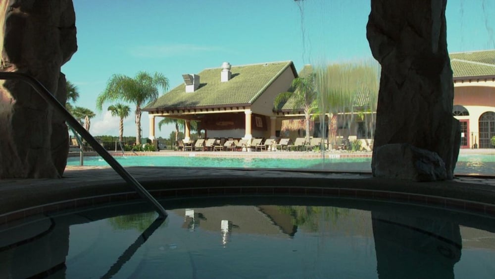 Paradise Palms 8975 - Image 2