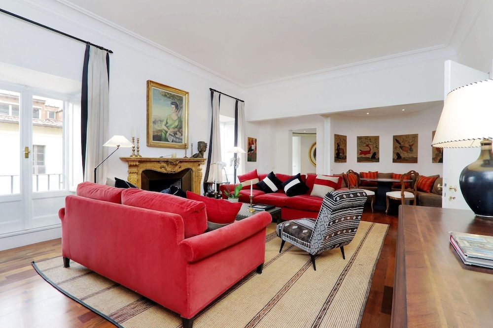 La Camelia an Elegant and Extravagant 2 Bedroom Apartment