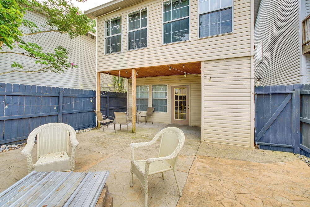 Townhome Near Lake Hamilton & Race Track!