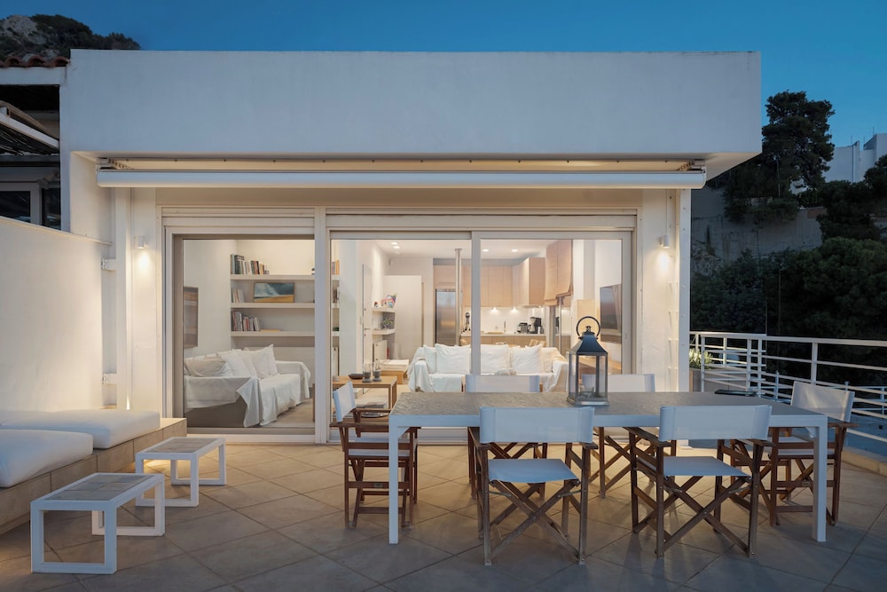 Vouliagmeni Exclusive Residence