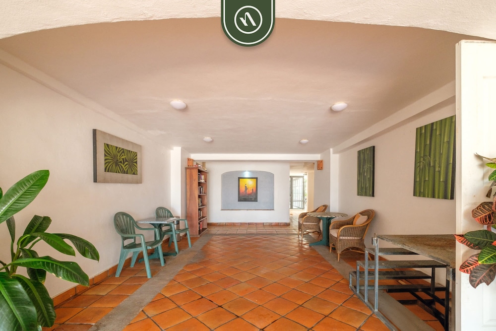 Amazing 2 BR Condo - Partial Oceanview - Pool