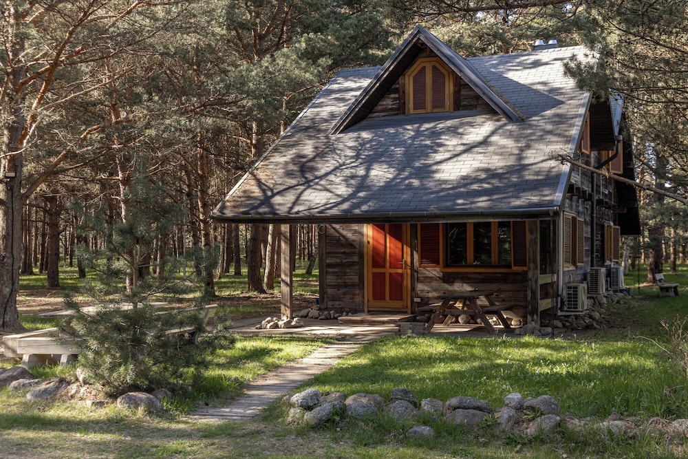 Roze Guest Houses Sklandas
