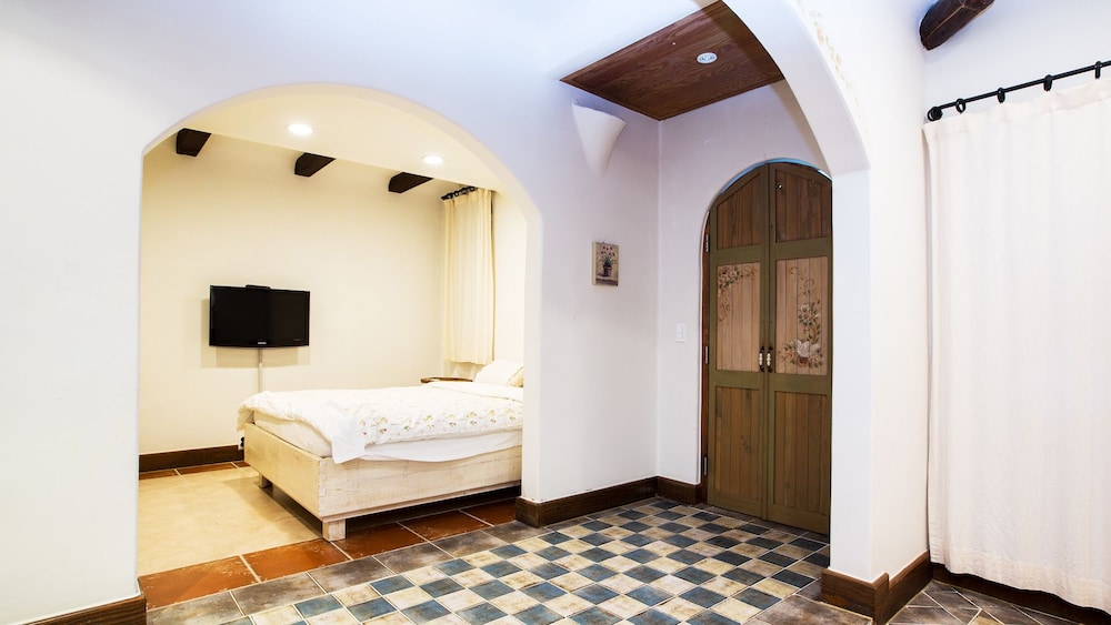 Miallet Pension