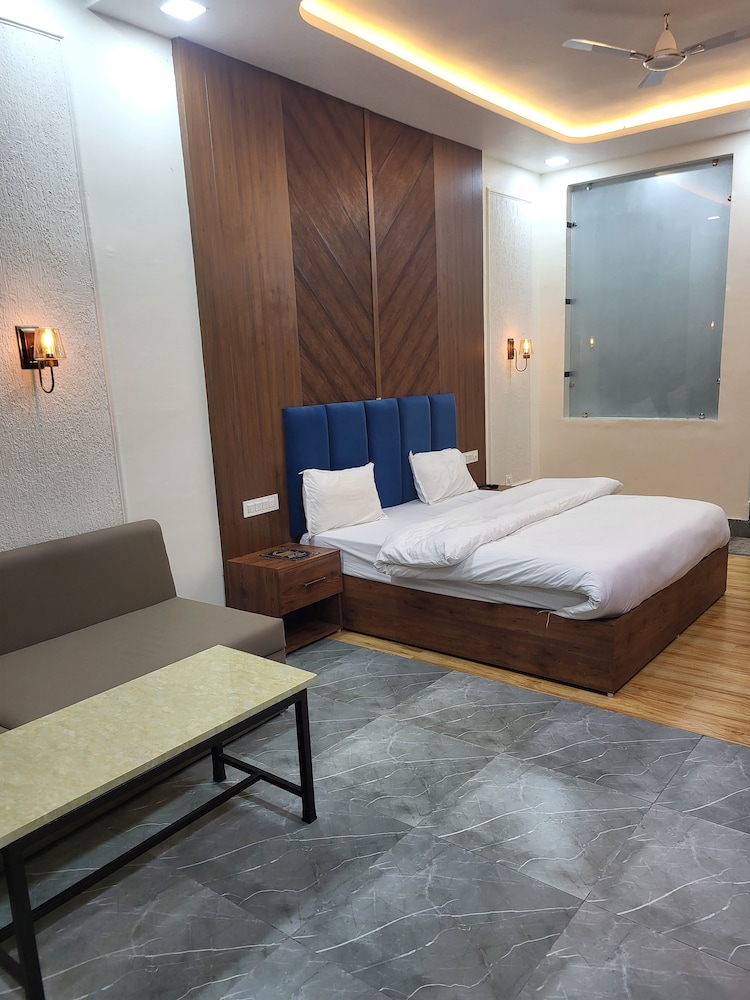 Hotel MG Kitchen and Banquet