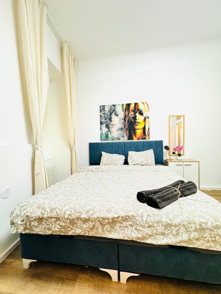 5BR Apt 10min to Matzleinsdorfer