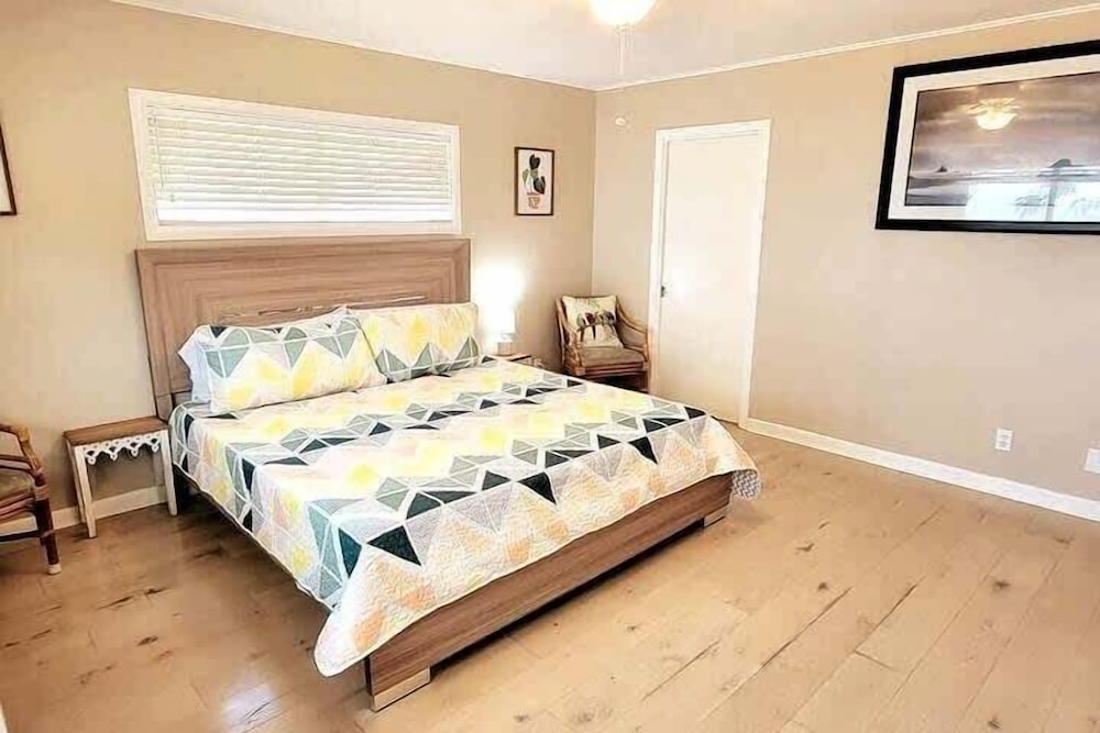 Madre Azul Bay House 3 Bedroom Home