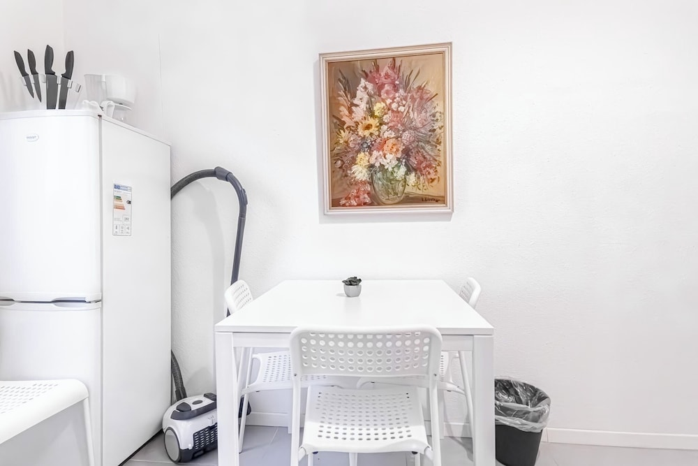 Elegant 1BR Apt Steps from Praterstern