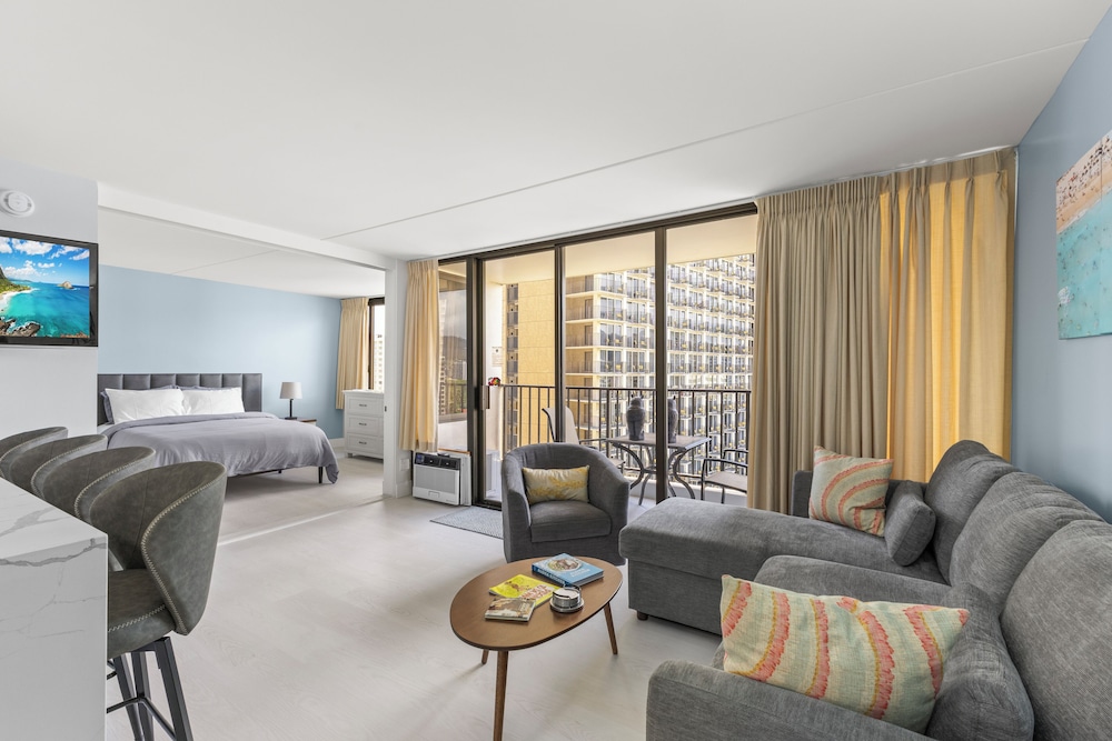 Waikiki Banyan 1BR
