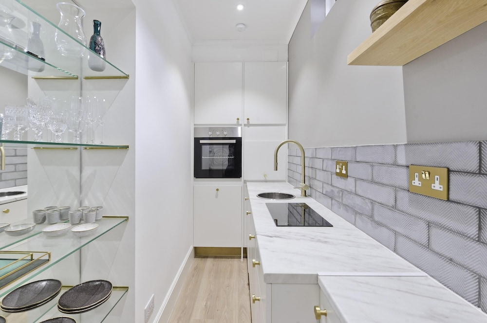 1 Bed House in Sheperds Bush