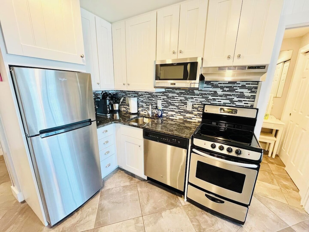 Edgewater House 213
