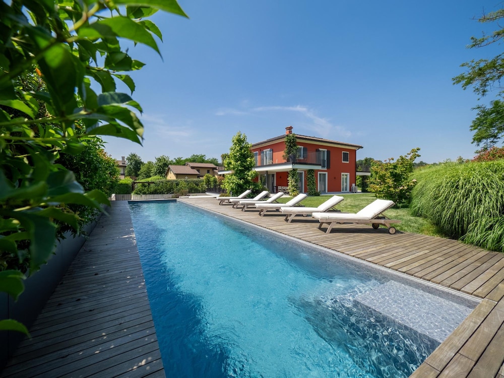 Luxury Golf Villa in Bogogno