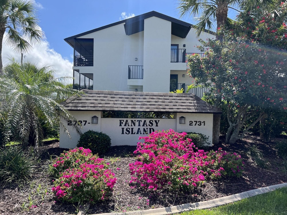 Bayside Retreat in Manasota Key