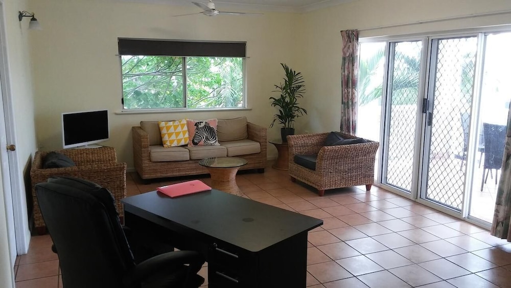 Cairns City Garden Apartment view 5