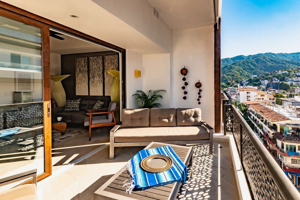 Casa Iguana at Carranza view 4