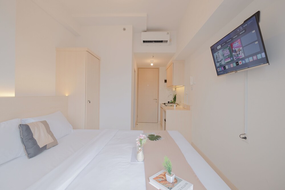 Compact And Homey Studio At Tokyo Riverside Pik 2 Apartment