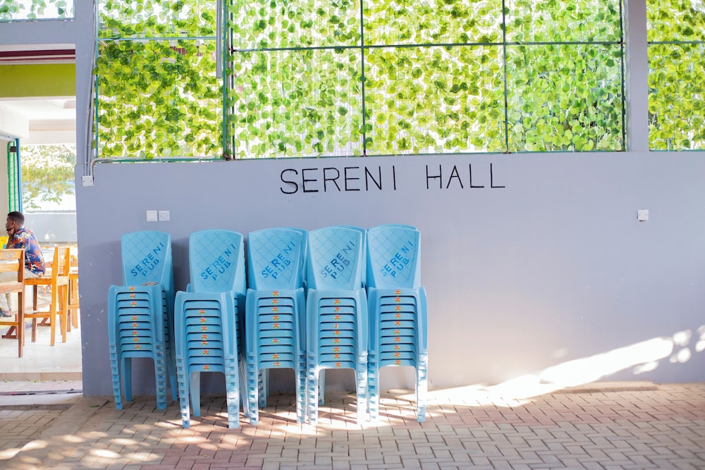 Sereni Pub & Lodge