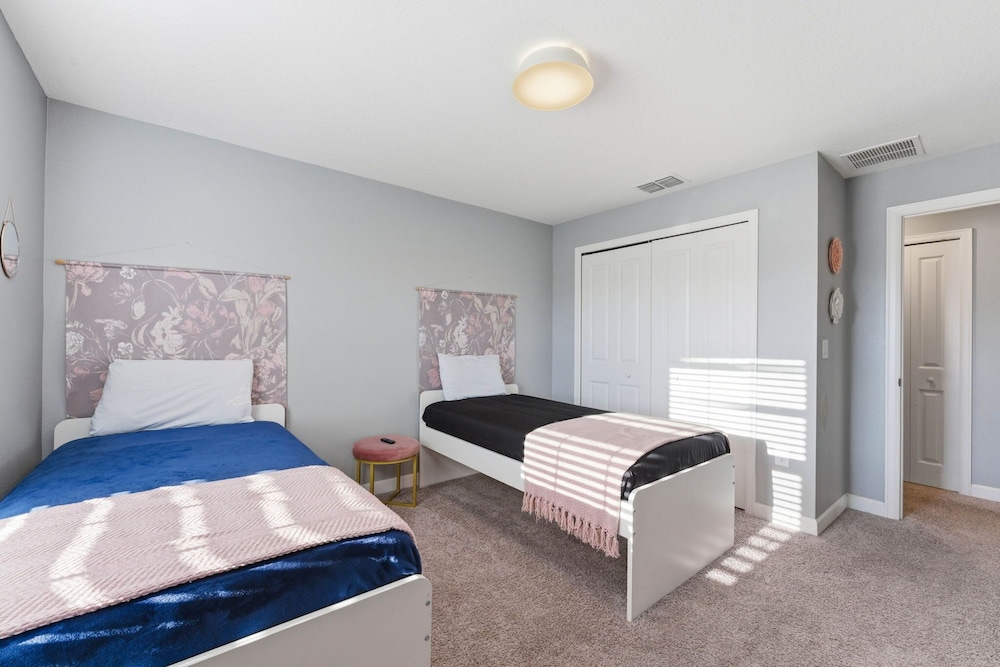 Relaxing 4BR Villa With Pool in Champions Gate