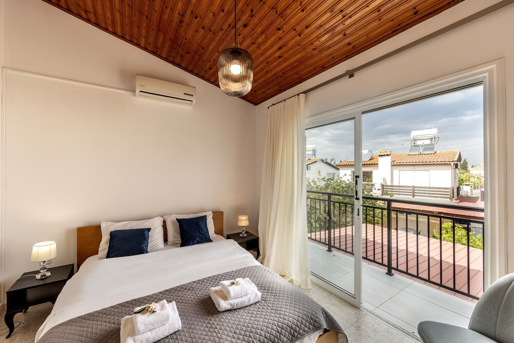 Larnaca Seaside Villa Marina 43