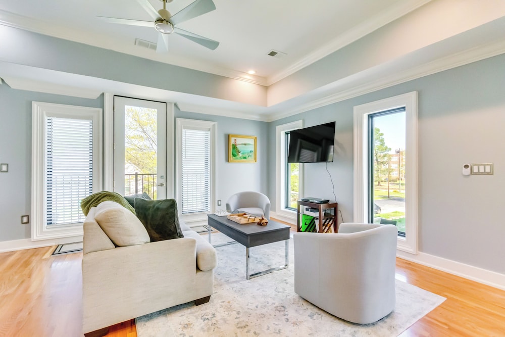 2 Mi to Little Rock River Market: Walkable Getaway