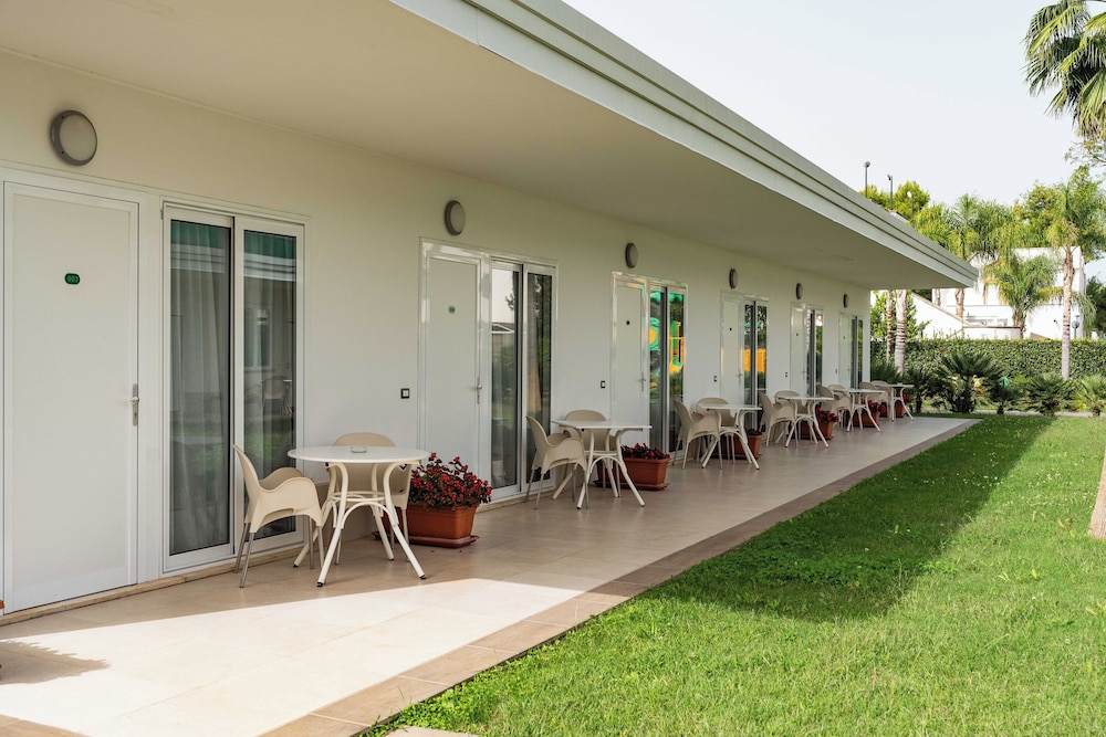 Coral Beach Paestum