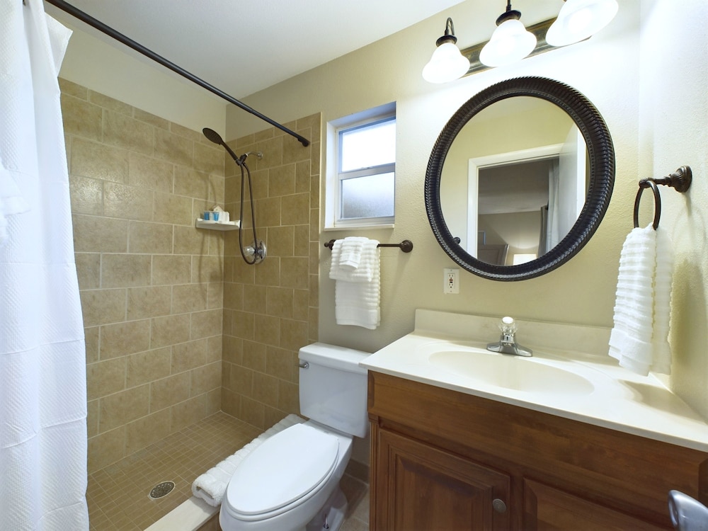 Cozy 4 Bedroom Home on Merritt Island