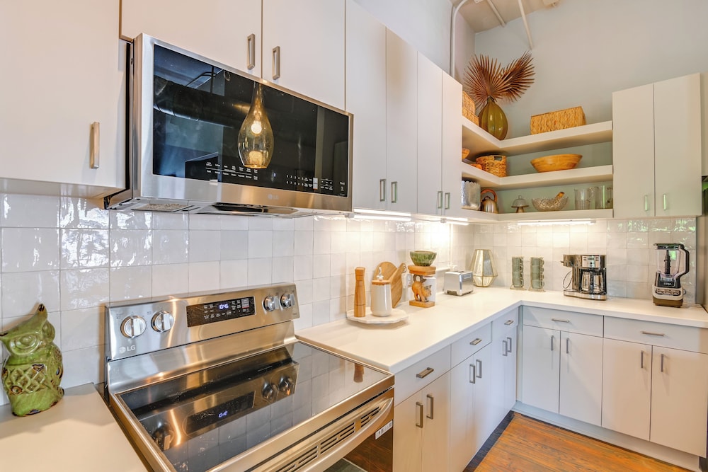 Walk to Vanderbilt: Eclectic Apt in Nashville