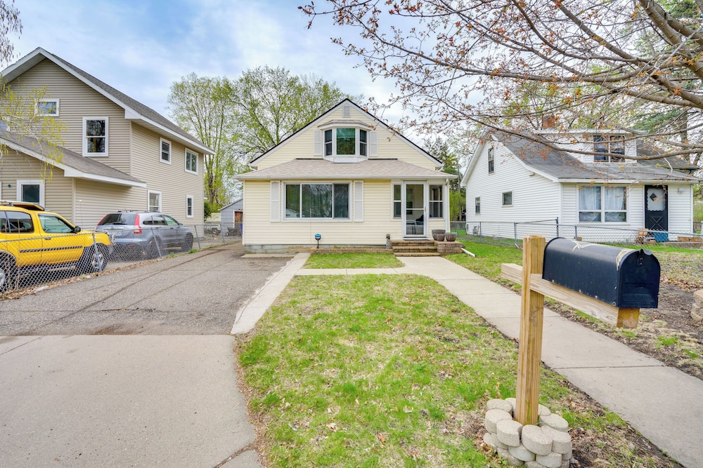 6 Mi to Dtwn: St Paul Home w/ Patio