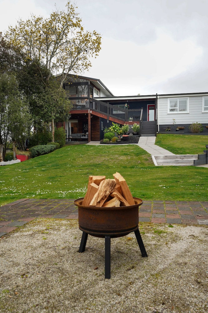 Kiwi Retreat By Aotearoa Escapes