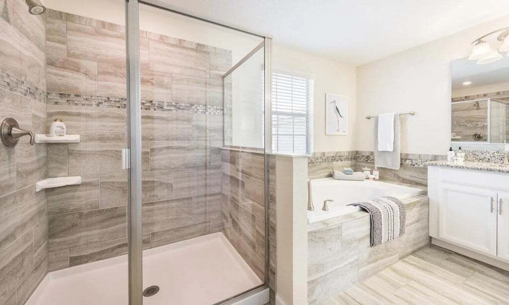 Spacious 5 Bed Pool Home With Game Room 5 Bedroom Home