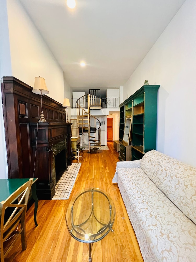 Charming Studio Half Block To Central Park Uws