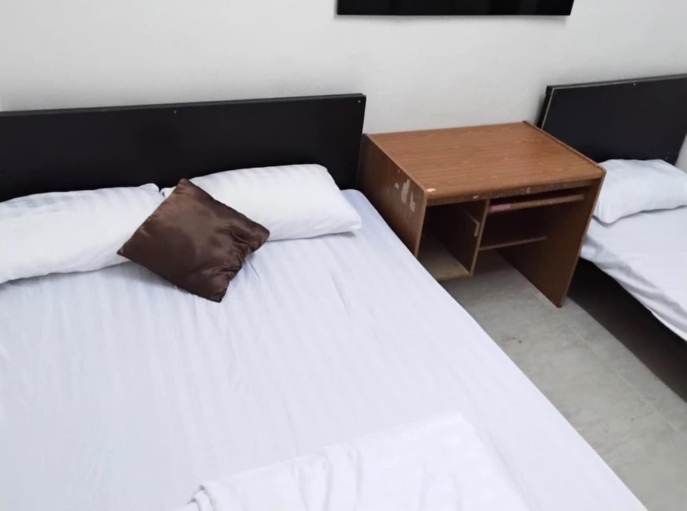 Hostel 24 Backpackers