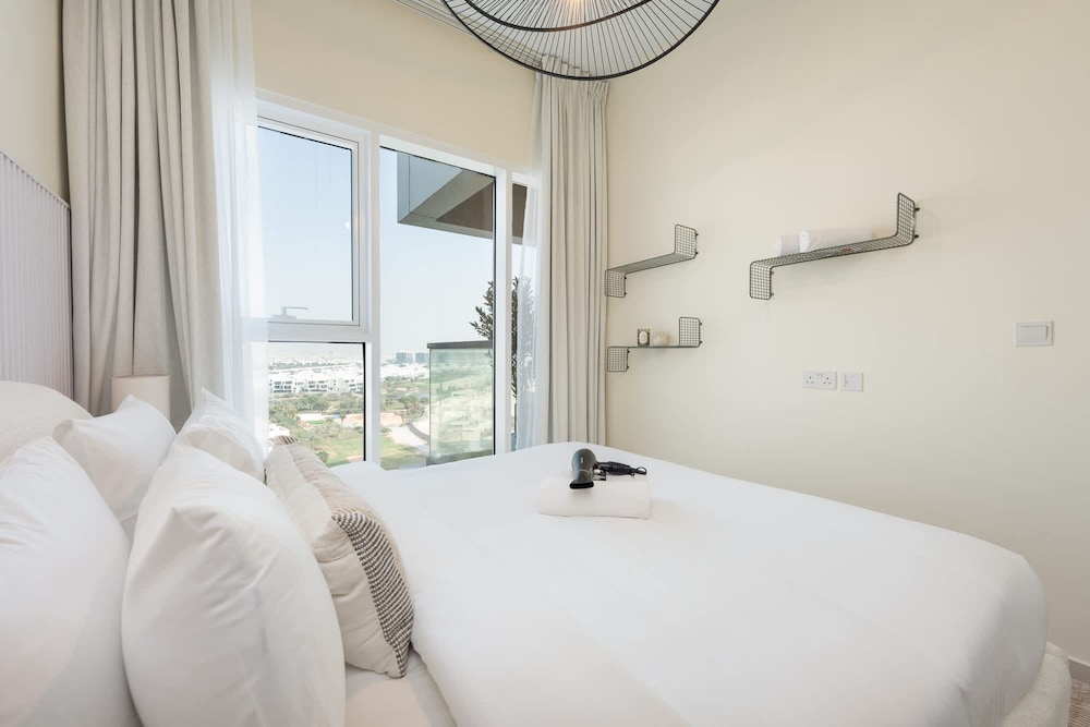 Tranquil 1BR Hideaway in Damac Hills