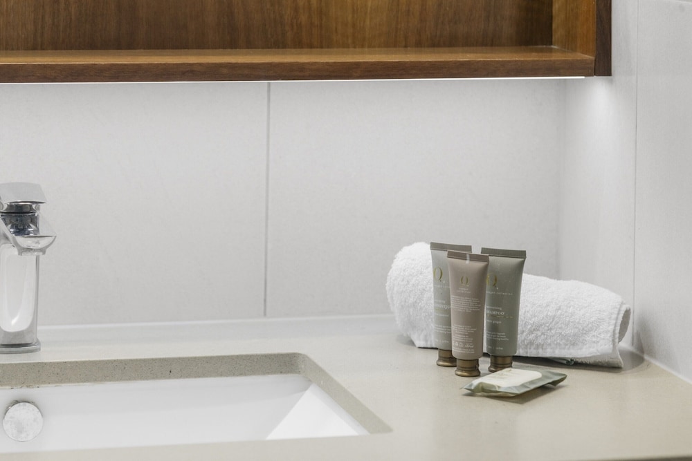 Stylish Brisbane City Stay With Bbq, Pool & Gym