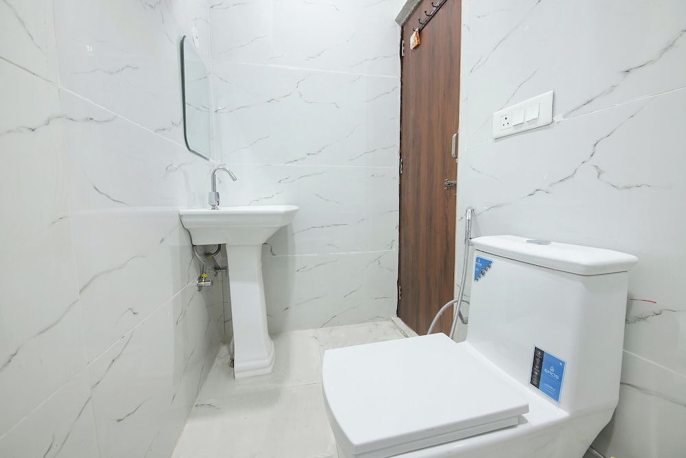 Fabhotel City Charm