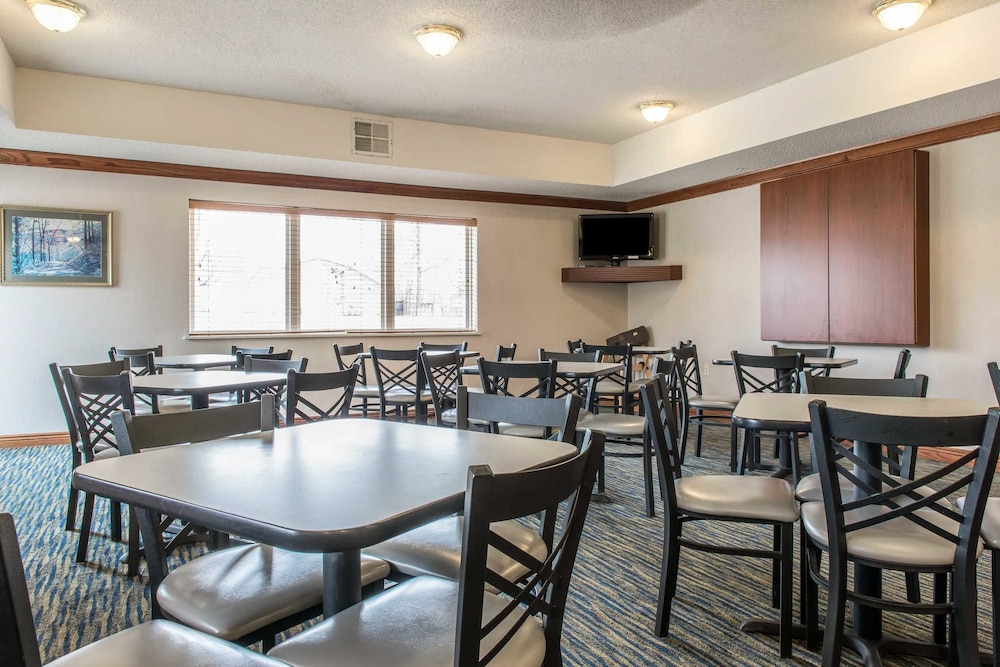 Titusville Vacations - Quality Inn  Suites - Property Image 9